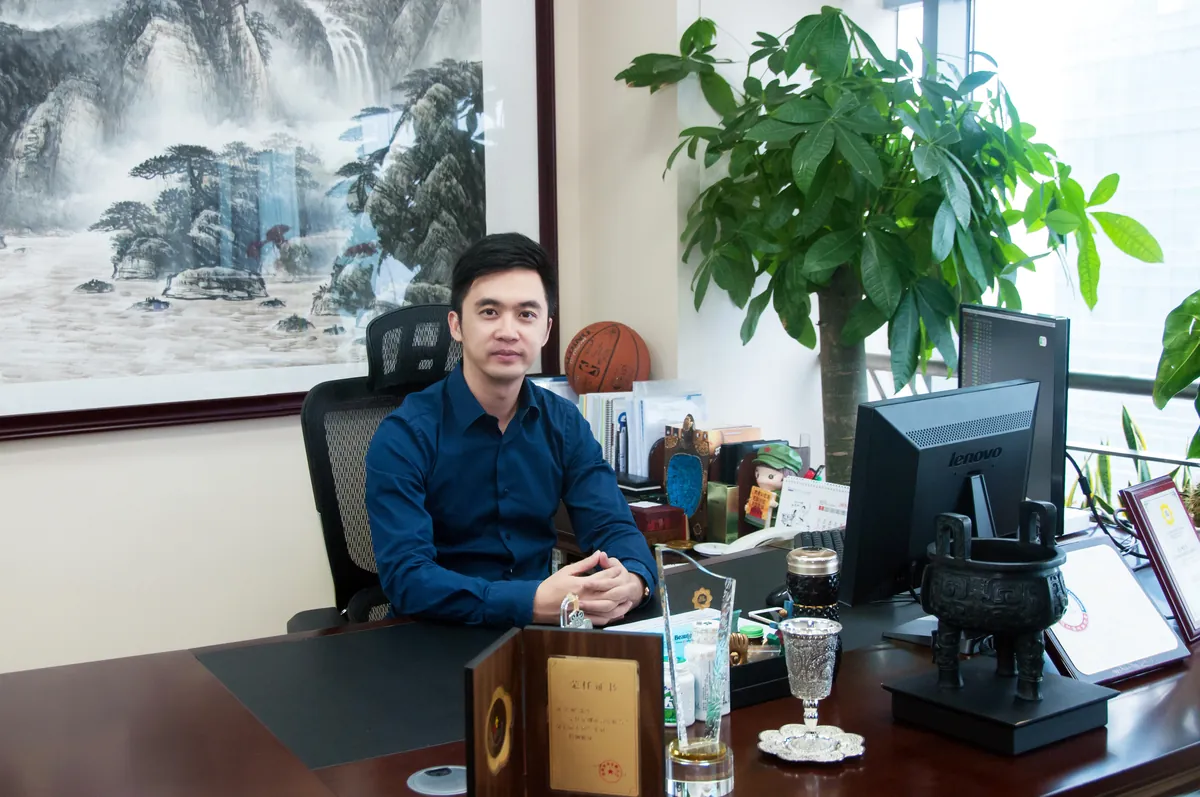 涂尔帆工作照